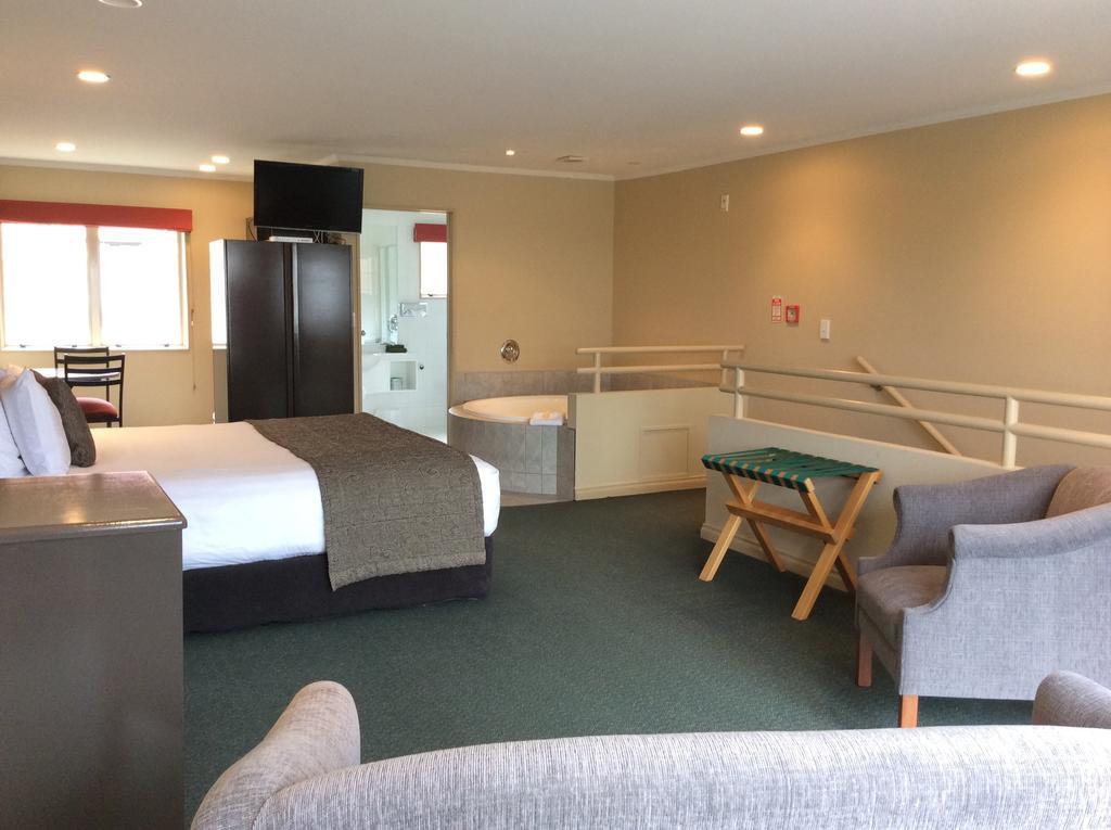 Cornwall Motor Lodge Palmerston North Buitenkant foto