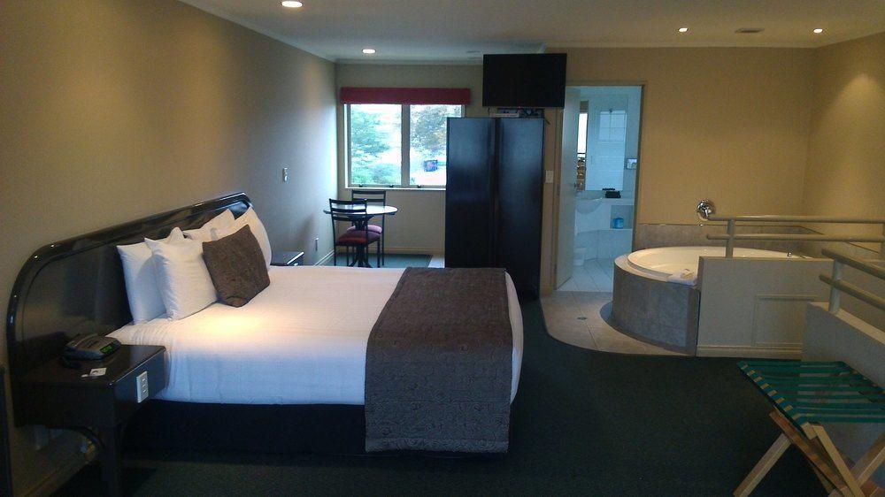 Cornwall Motor Lodge Palmerston North Buitenkant foto